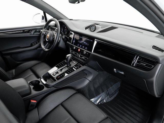 Photo of 2025 Carrara White Metallic Porsche Macan