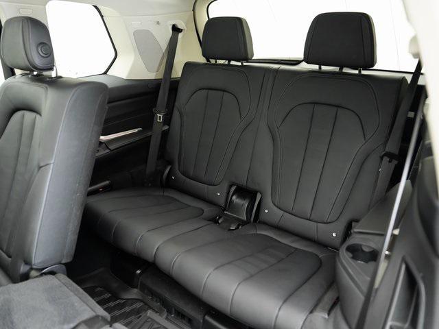 Photo of 2021 Black Sapphire Metallic BMW X7