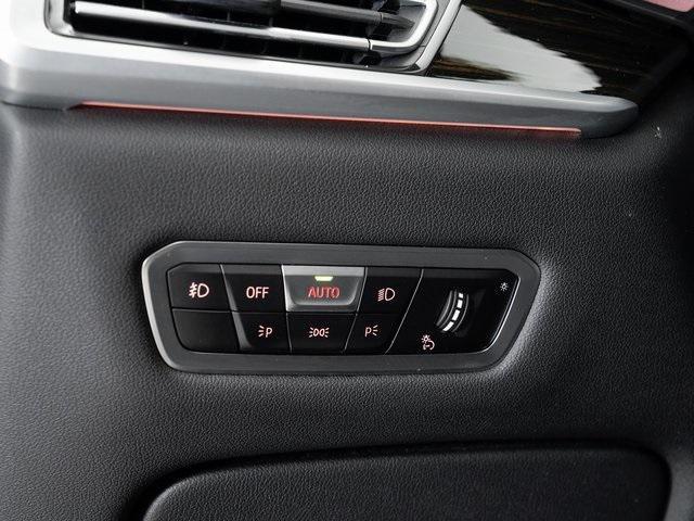Photo of 2021 Black Sapphire Metallic BMW X7