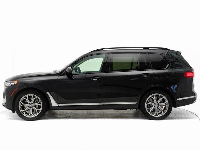 Photo of 2021 Black Sapphire Metallic BMW X7