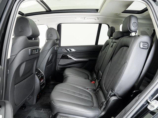 Photo of 2021 Black Sapphire Metallic BMW X7
