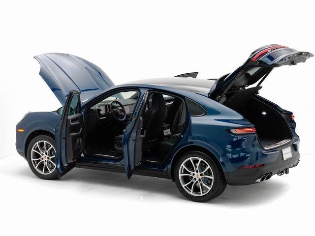 Photo of 2024 Montego Blue Metallic Porsche Cayenne