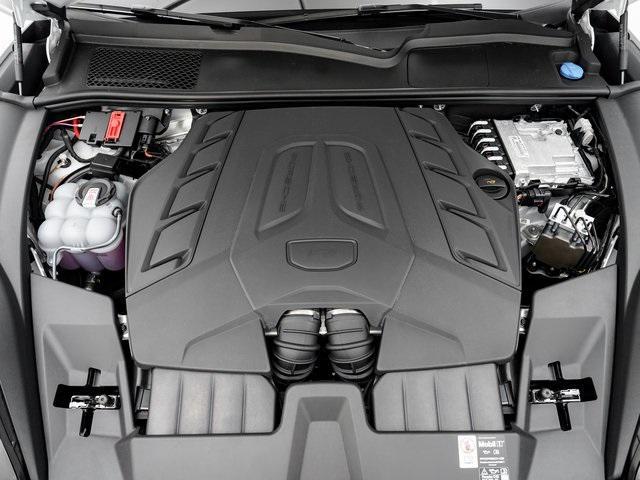 Photo of 2025 Carrara White Metallic Porsche Cayenne