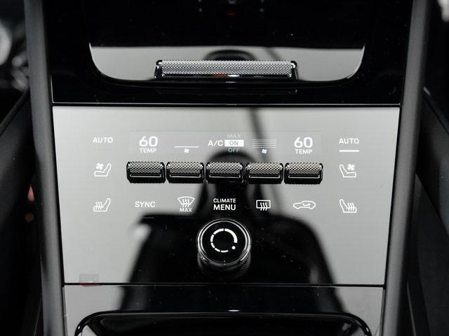 Photo of 2025 Carrara White Metallic Porsche Cayenne
