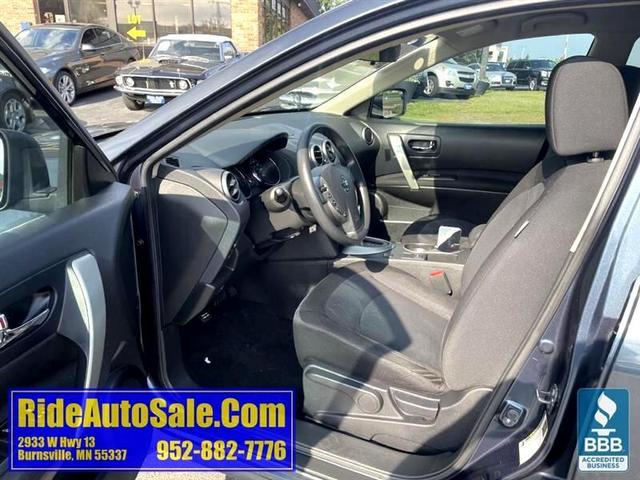 Photo of 2014 Graphite Blue Nissan Rogue Select