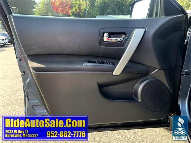 Photo of 2014 Graphite Blue Nissan Rogue Select