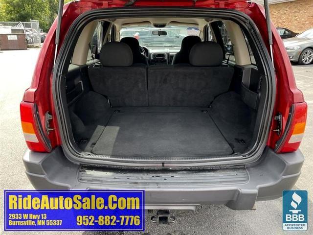 Photo of 2004 Red Jeep Grand Cherokee
