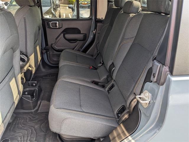 Photo of 2024 Anvil Clearcoat Jeep Gladiator
