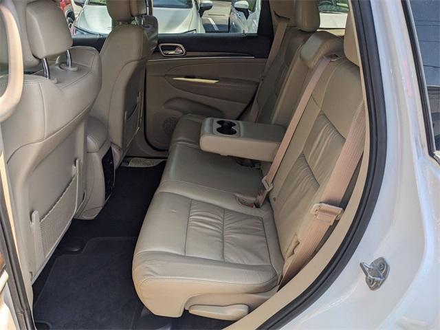 Photo of 2016 Bright White Clearcoat Jeep Grand Cherokee