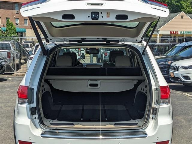 Photo of 2016 Bright White Clearcoat Jeep Grand Cherokee