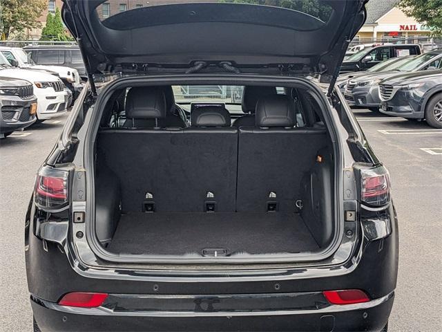 Photo of 2022 Diamond Black Jeep Compass