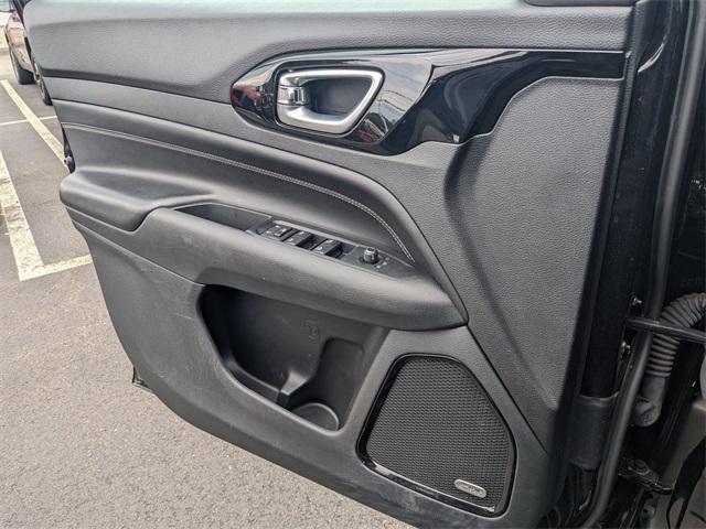 Photo of 2022 Diamond Black Jeep Compass