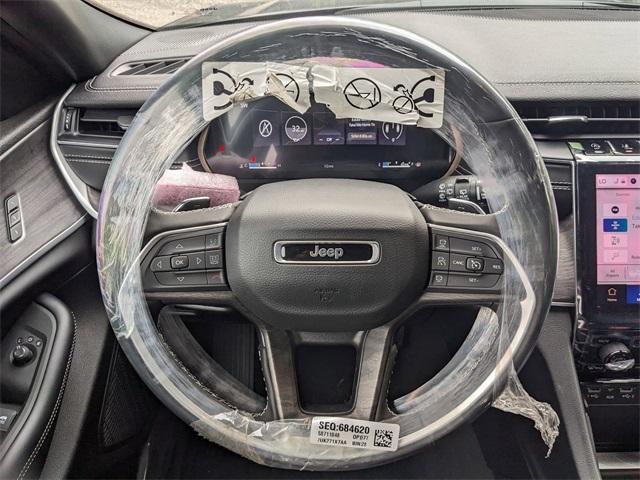 Photo of 2025 Metallic Jeep Grand Cherokee L