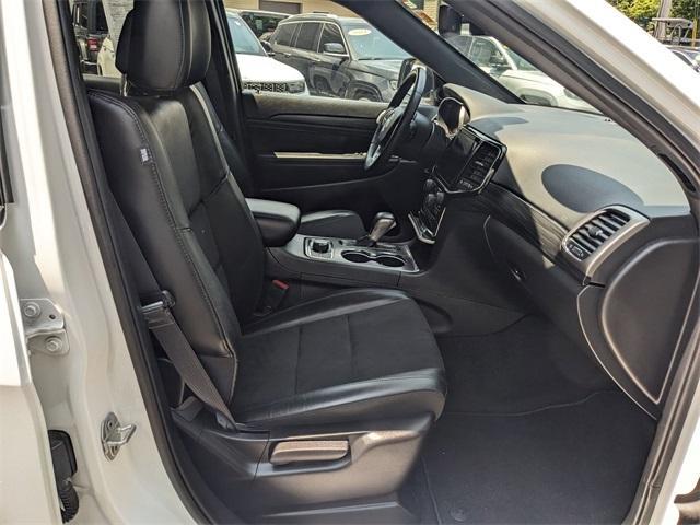 Photo of 2022 Bright White Clearcoat Jeep Grand Cherokee WK