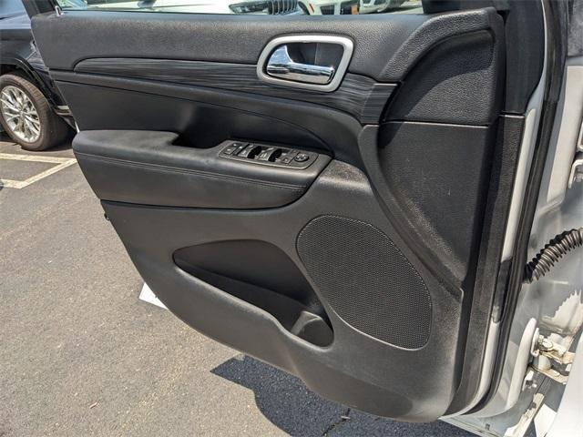 Photo of 2022 Bright White Clearcoat Jeep Grand Cherokee WK