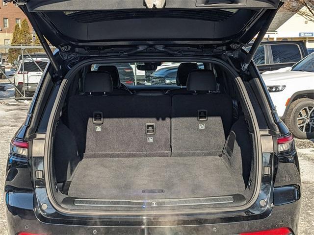 Photo of 2023 Diamond Black Jeep Grand Cherokee