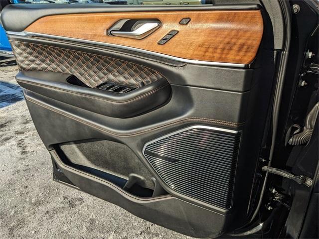 Photo of 2023 Diamond Black Jeep Grand Cherokee