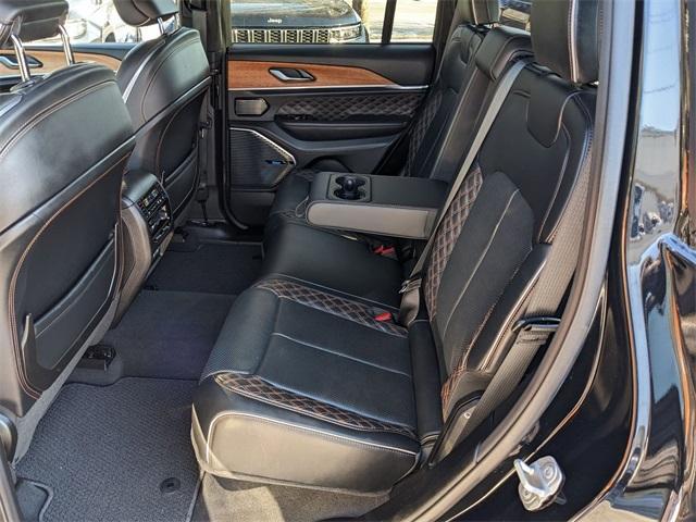 Photo of 2023 Diamond Black Jeep Grand Cherokee