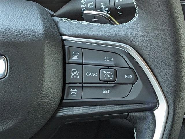 Photo of 2025 Metallic Jeep Grand Cherokee