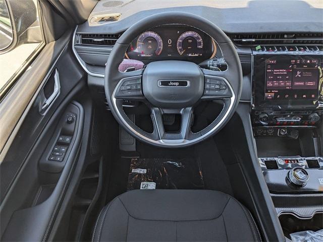 Photo of 2025 Metallic Jeep Grand Cherokee