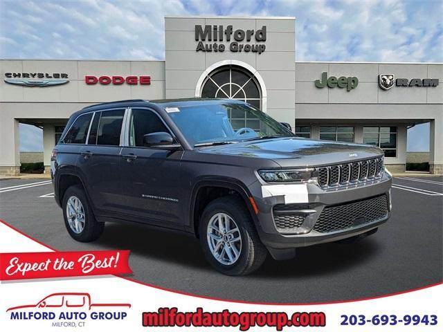 Photo of 2025 Metallic Jeep Grand Cherokee