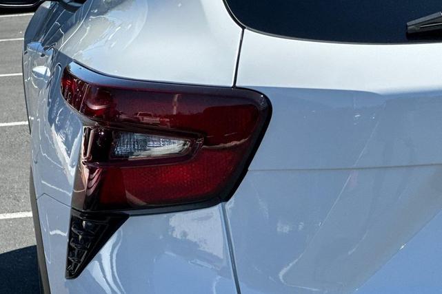 Photo of 2025 Summit White Chevrolet Trax