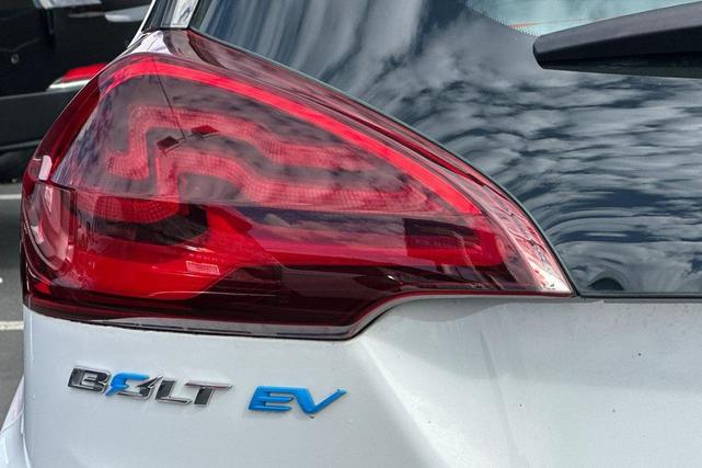 Photo of 2019 Summit White Chevrolet Bolt EV