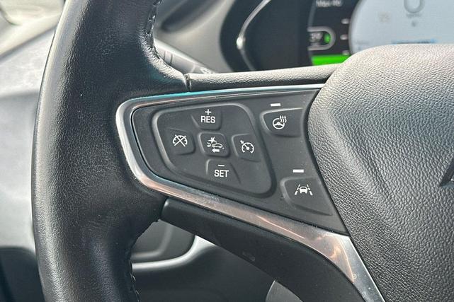 Photo of 2019 Summit White Chevrolet Bolt EV