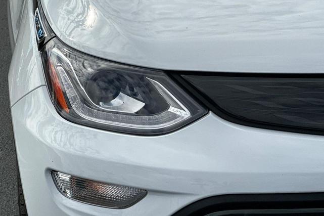 Photo of 2019 Summit White Chevrolet Bolt EV