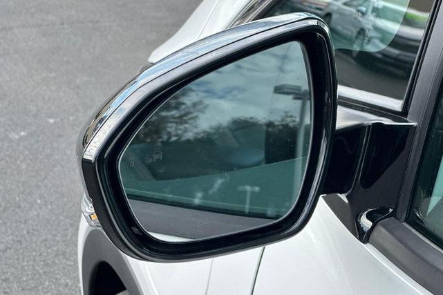 Photo of 2019 Summit White Chevrolet Bolt EV