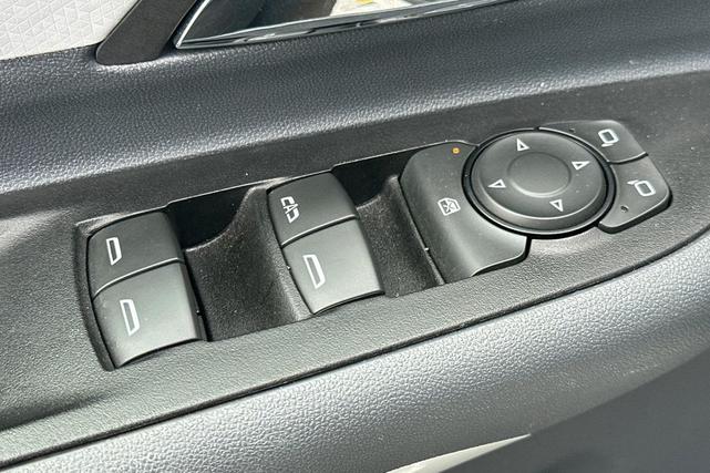 Photo of 2019 Summit White Chevrolet Bolt EV