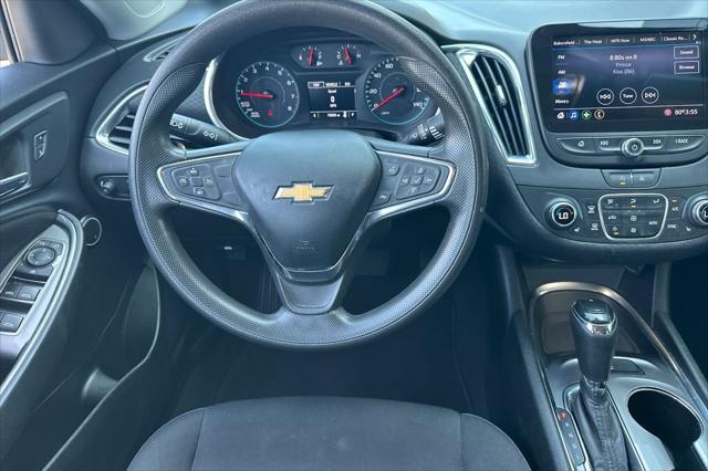 Photo of 2020 Silver Ice Metallic Chevrolet Malibu