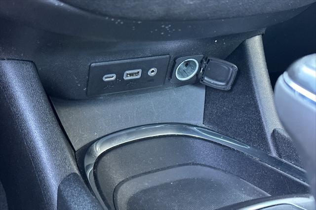 Photo of 2020 Silver Ice Metallic Chevrolet Malibu