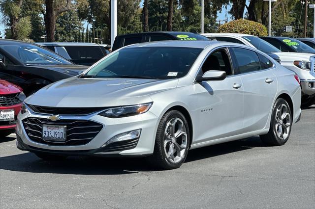 Photo of 2020 Silver Ice Metallic Chevrolet Malibu