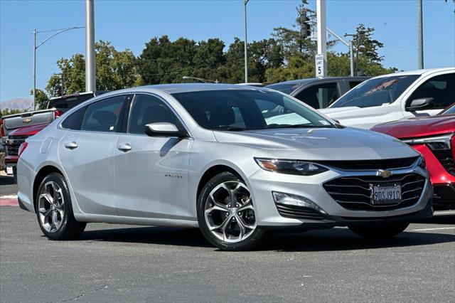Photo of 2020 Silver Ice Metallic Chevrolet Malibu