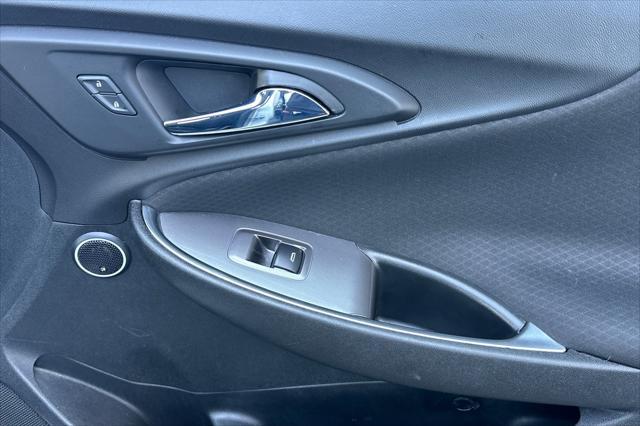Photo of 2020 Silver Ice Metallic Chevrolet Malibu