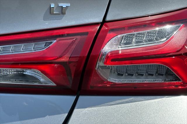 Photo of 2020 Silver Ice Metallic Chevrolet Malibu