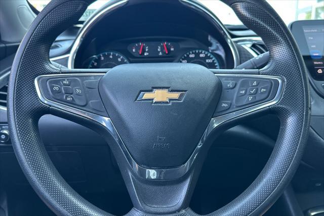 Photo of 2020 Silver Ice Metallic Chevrolet Malibu