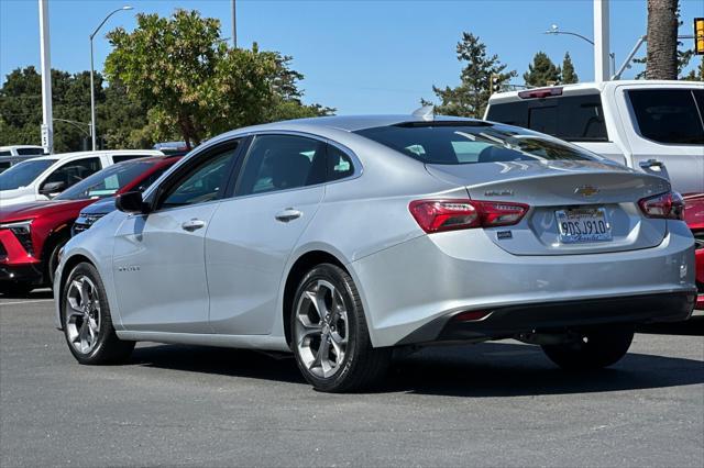 Photo of 2020 Silver Ice Metallic Chevrolet Malibu
