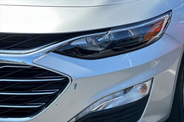 Photo of 2020 Silver Ice Metallic Chevrolet Malibu