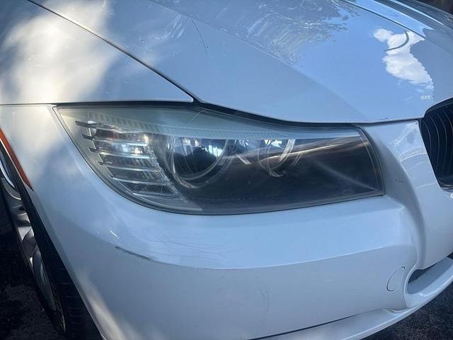 Photo of 2009 White BMW 328