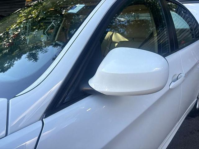 Photo of 2009 White BMW 328