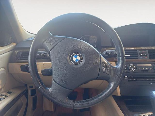 Photo of 2009 White BMW 328