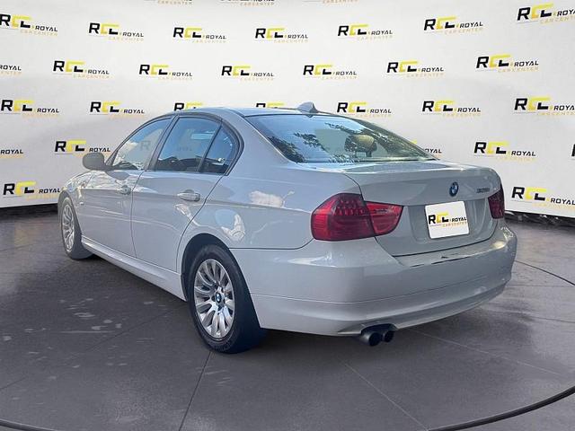 Photo of 2009 White BMW 328