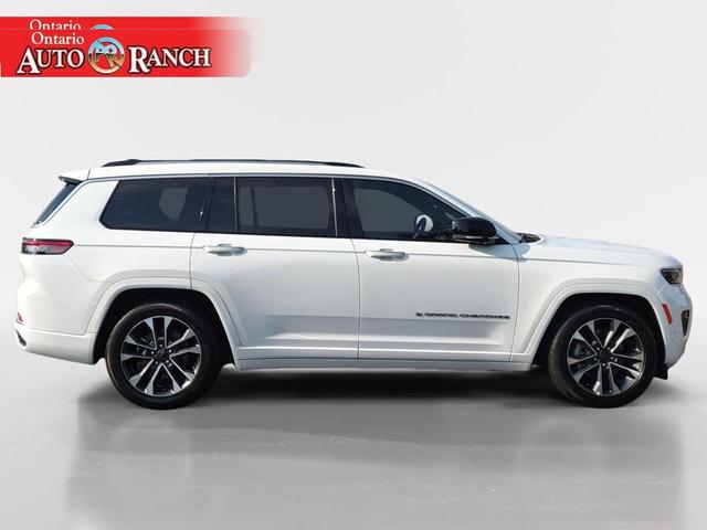 Photo of 2023 Bright White Clearcoat Jeep Grand Cherokee L