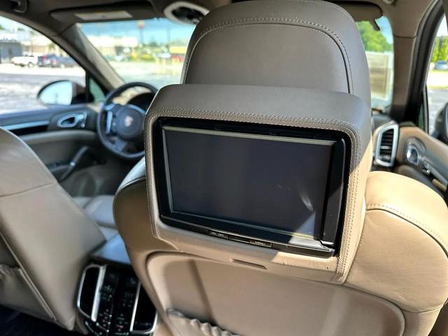 Photo of 2014 Mahogany Metallic Porsche Cayenne