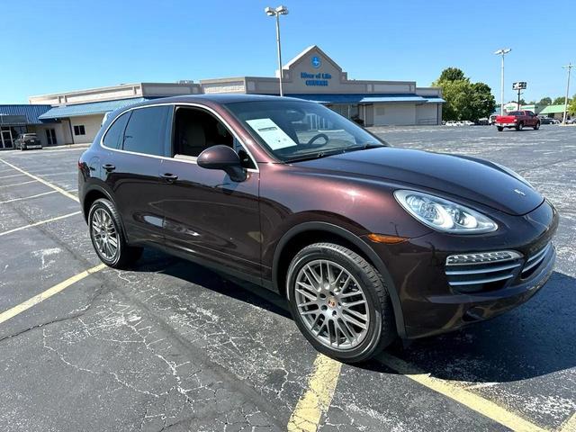 Photo of 2014 Mahogany Metallic Porsche Cayenne