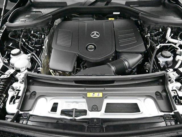 Photo of 2025 Black Mercedes-Benz GLC 300