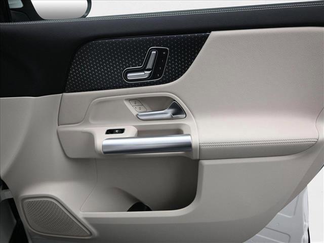 Photo of 2025 Polar White Mercedes-Benz GLA 250