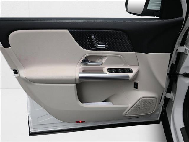 Photo of 2025 Polar White Mercedes-Benz GLA 250